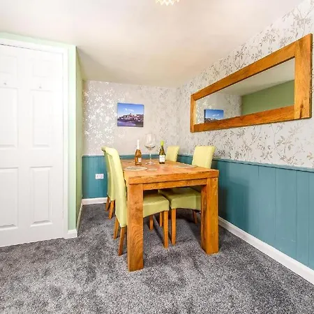 Coastal Sleeps 4 Stunning Views Near The Abbey *