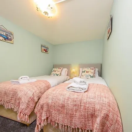 Coastal Sleeps 4 Stunning Views Near The Abbey Γουίτμπι